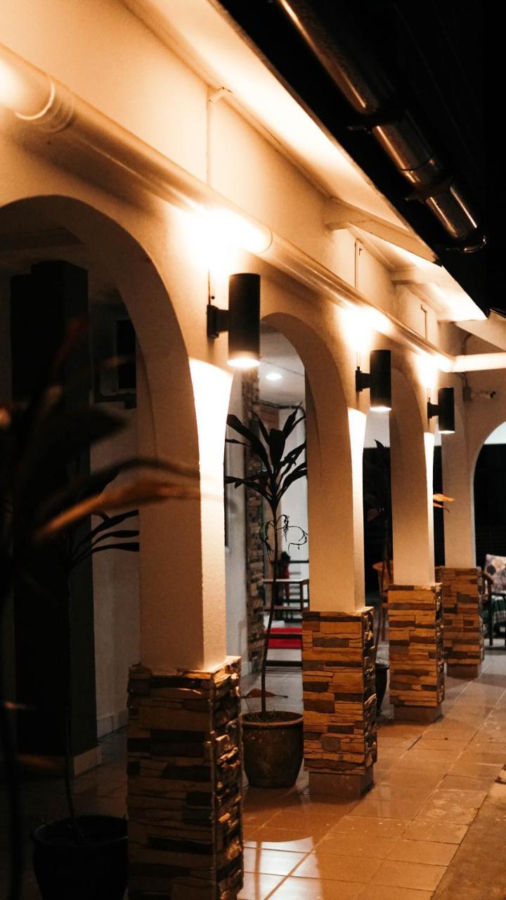 Sura Inn ドゥングン エクステリア 写真